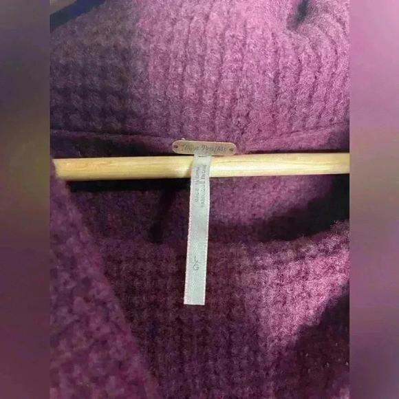 FREE PEOPLE Sidewinder Wool Pullover Berry Size Large NWT - Picture 6 of 6